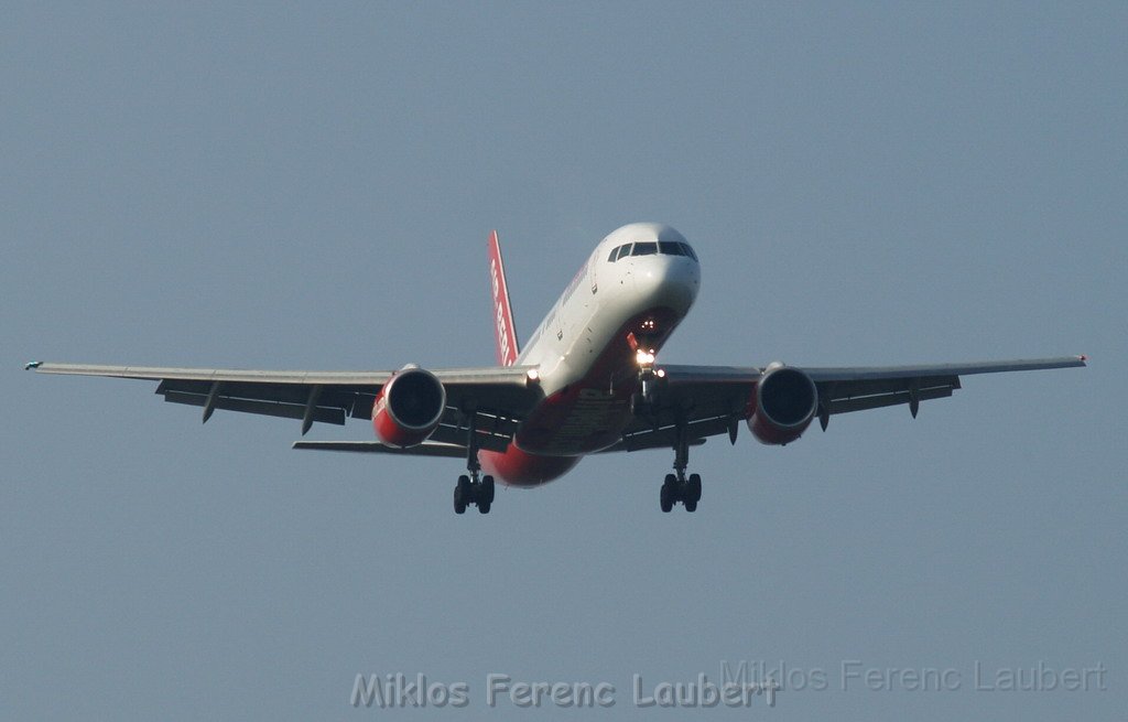 Warten auf den Airbus 380 Koeln Bonn P237.JPG